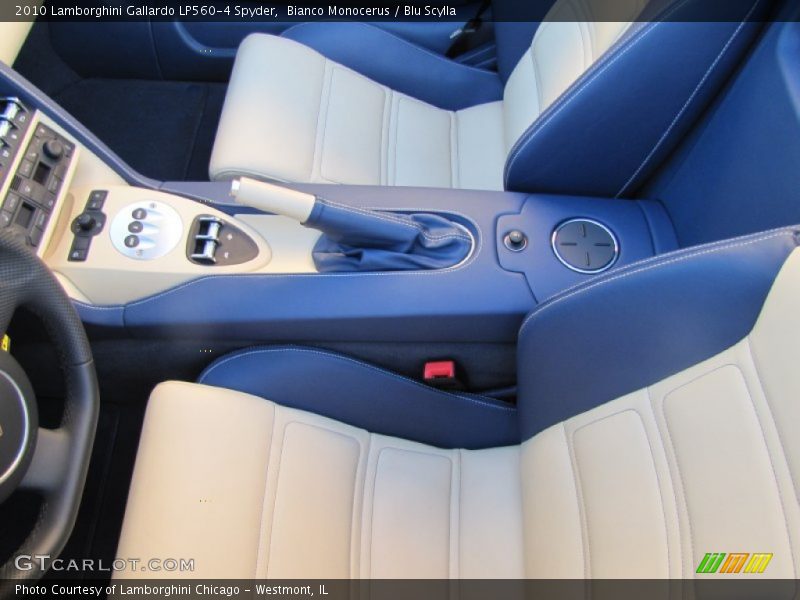 Front Seat of 2010 Gallardo LP560-4 Spyder