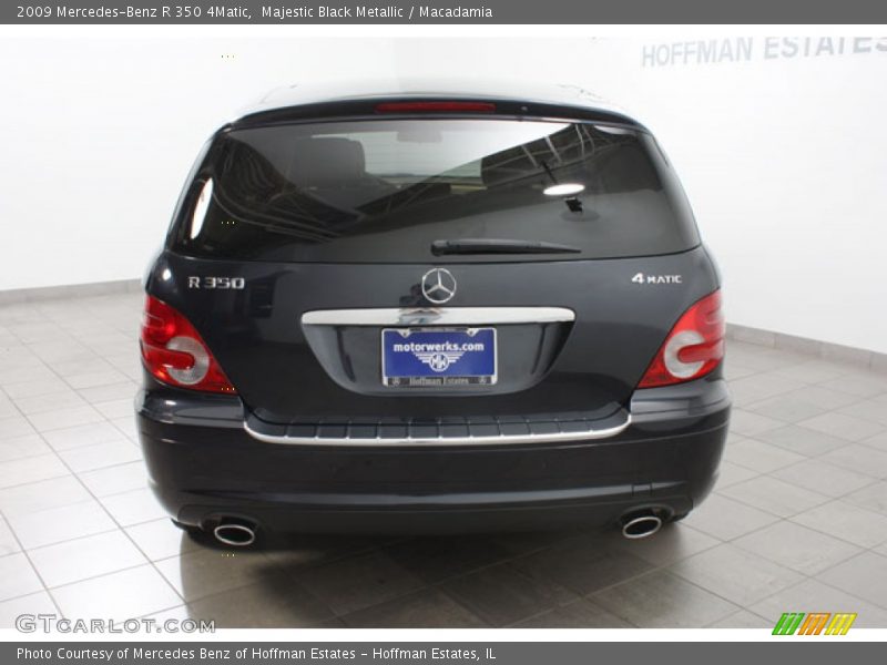 Majestic Black Metallic / Macadamia 2009 Mercedes-Benz R 350 4Matic