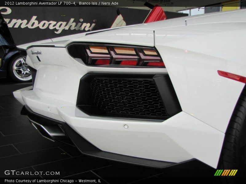 Bianco Isis / Nero Ade 2012 Lamborghini Aventador LP 700-4