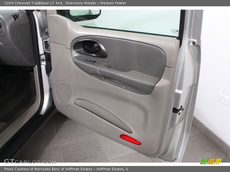 Silverstone Metallic / Medium Pewter 2004 Chevrolet TrailBlazer LT 4x4