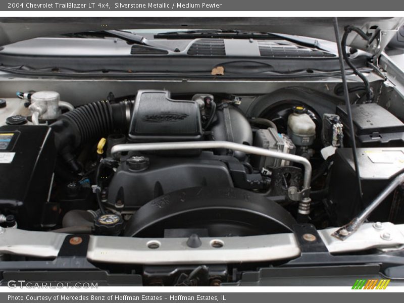 Silverstone Metallic / Medium Pewter 2004 Chevrolet TrailBlazer LT 4x4