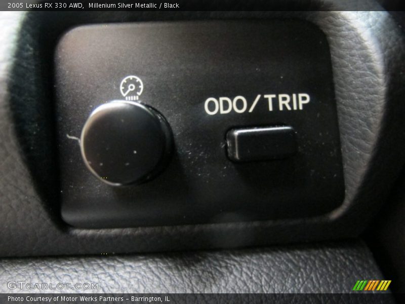 Millenium Silver Metallic / Black 2005 Lexus RX 330 AWD