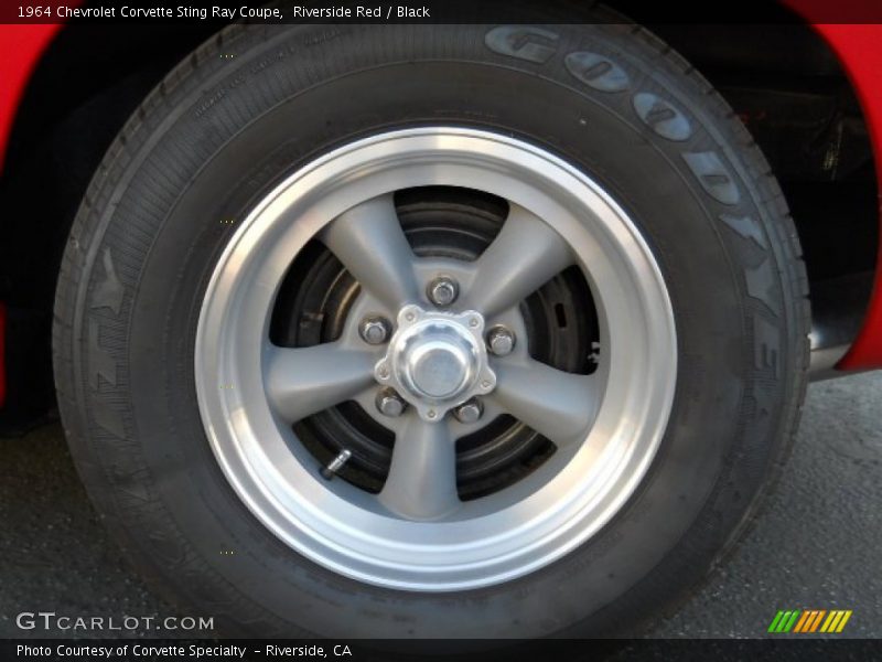 Custom Wheels of 1964 Corvette Sting Ray Coupe