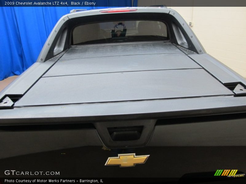 Black / Ebony 2009 Chevrolet Avalanche LTZ 4x4