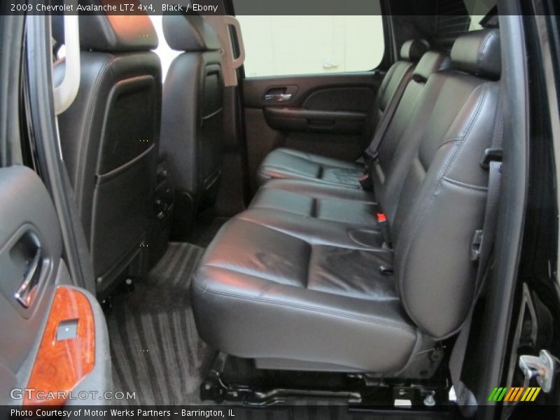  2009 Avalanche LTZ 4x4 Ebony Interior