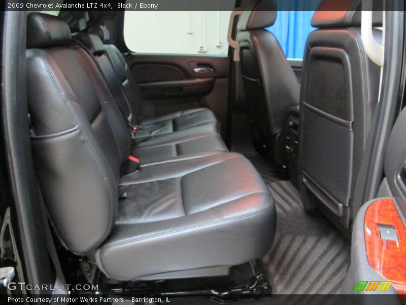 Black / Ebony 2009 Chevrolet Avalanche LTZ 4x4