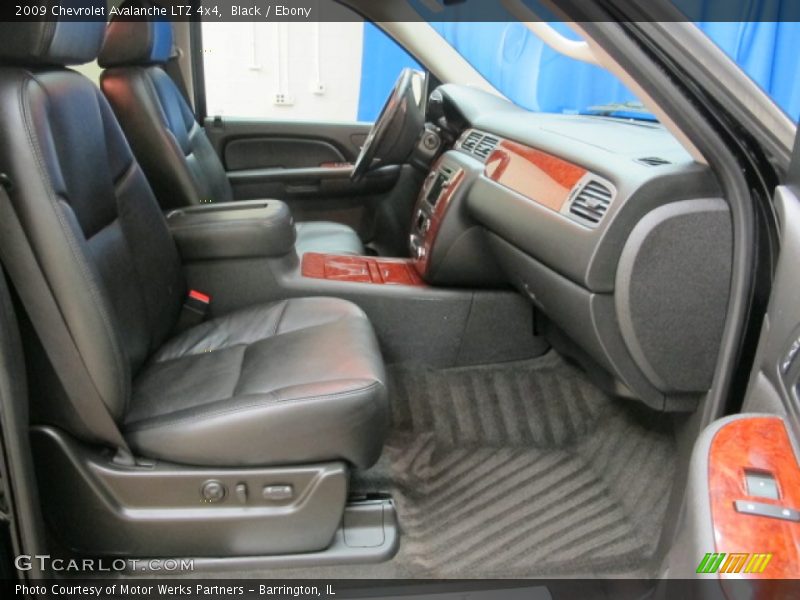 Black / Ebony 2009 Chevrolet Avalanche LTZ 4x4