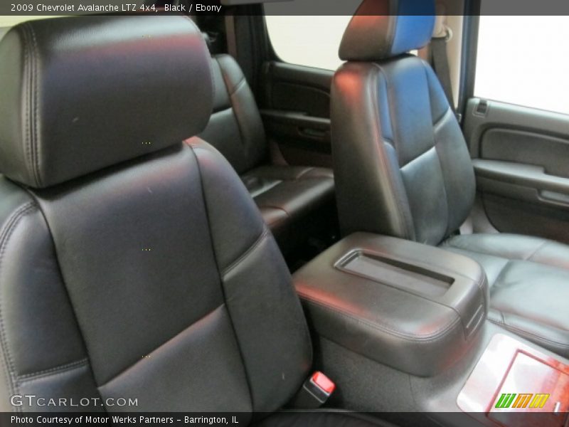 Black / Ebony 2009 Chevrolet Avalanche LTZ 4x4