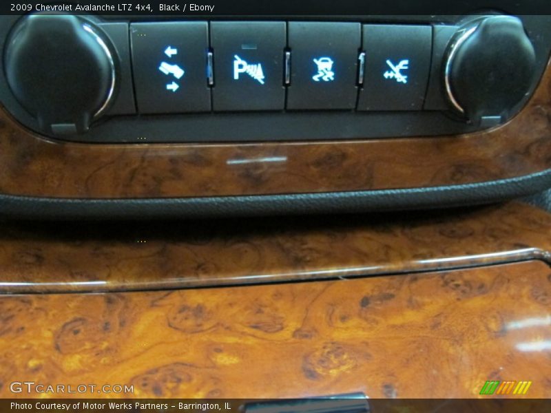 Black / Ebony 2009 Chevrolet Avalanche LTZ 4x4