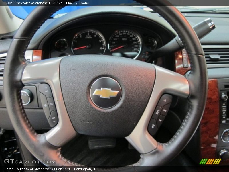  2009 Avalanche LTZ 4x4 Steering Wheel