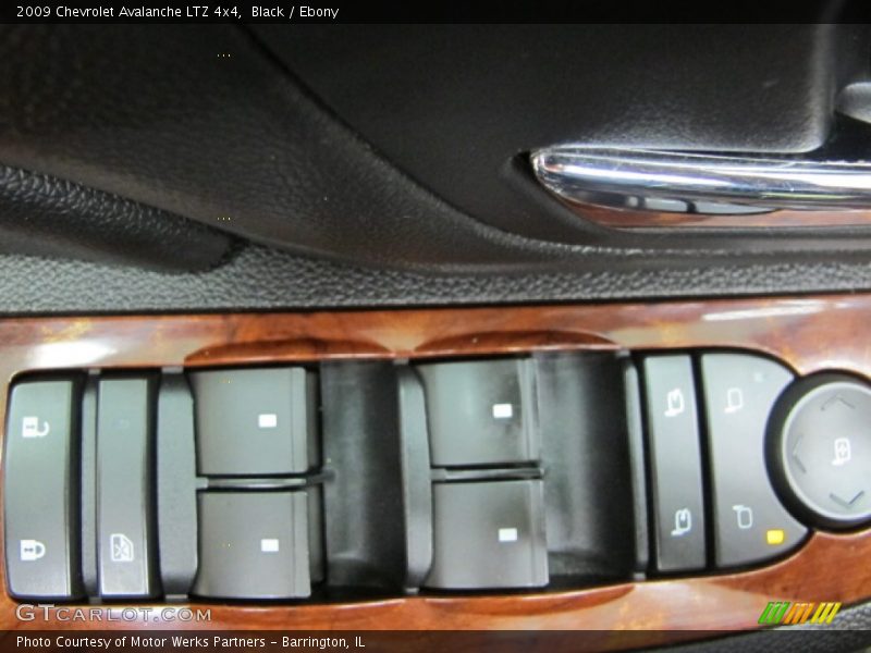 Black / Ebony 2009 Chevrolet Avalanche LTZ 4x4