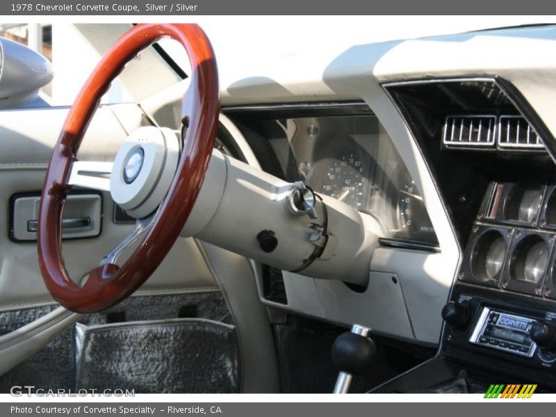 Dashboard of 1978 Corvette Coupe