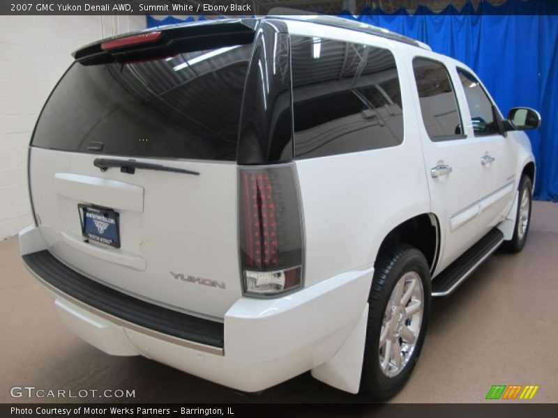 Summit White / Ebony Black 2007 GMC Yukon Denali AWD