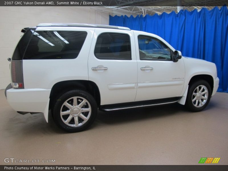 Summit White / Ebony Black 2007 GMC Yukon Denali AWD