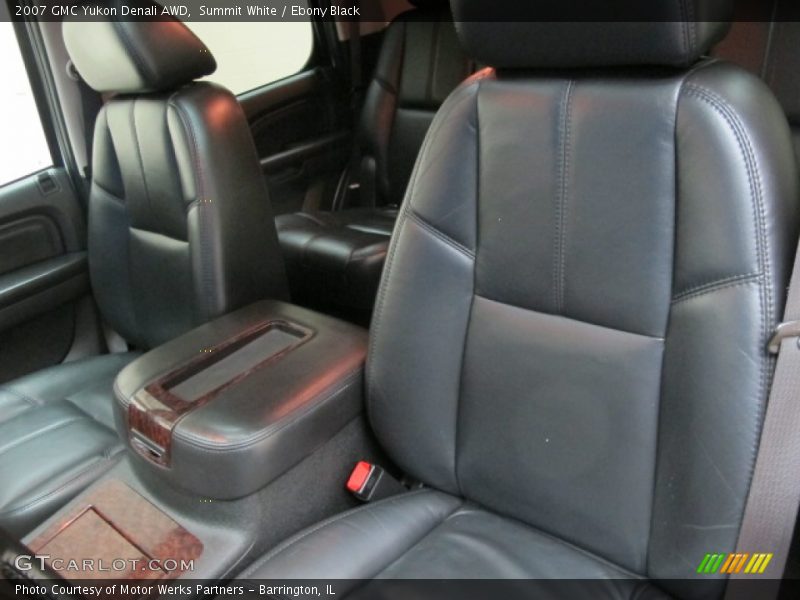 Summit White / Ebony Black 2007 GMC Yukon Denali AWD