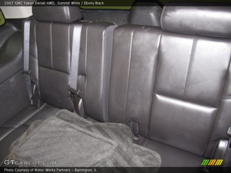 Summit White / Ebony Black 2007 GMC Yukon Denali AWD