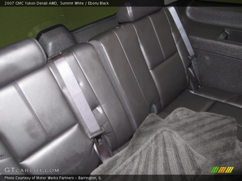 Summit White / Ebony Black 2007 GMC Yukon Denali AWD