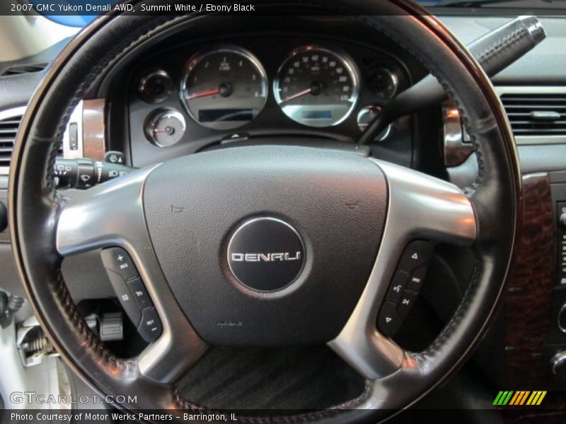 Summit White / Ebony Black 2007 GMC Yukon Denali AWD