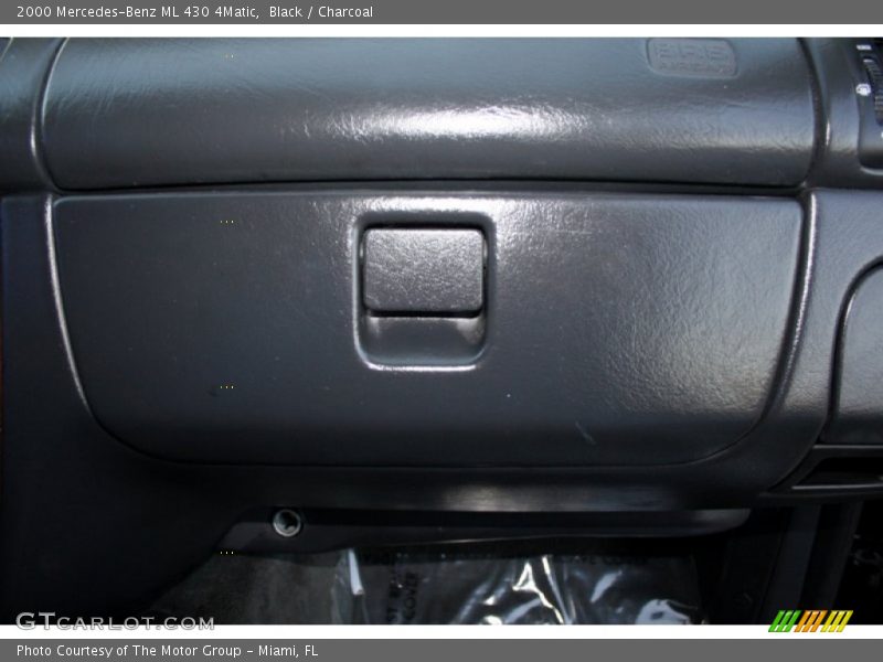 Black / Charcoal 2000 Mercedes-Benz ML 430 4Matic