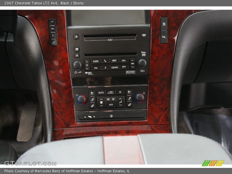 Controls of 2007 Tahoe LTZ 4x4