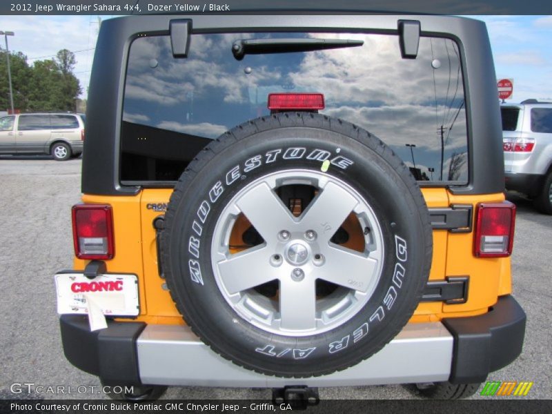 Dozer Yellow / Black 2012 Jeep Wrangler Sahara 4x4