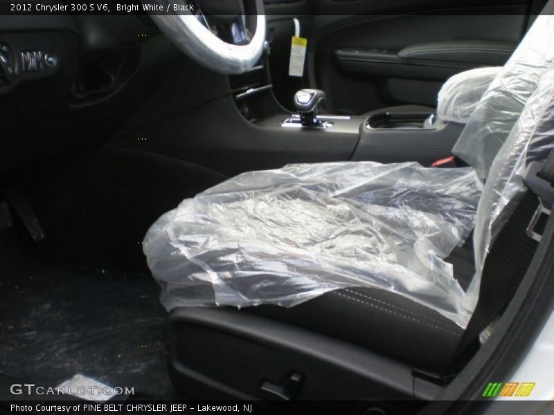 Bright White / Black 2012 Chrysler 300 S V6
