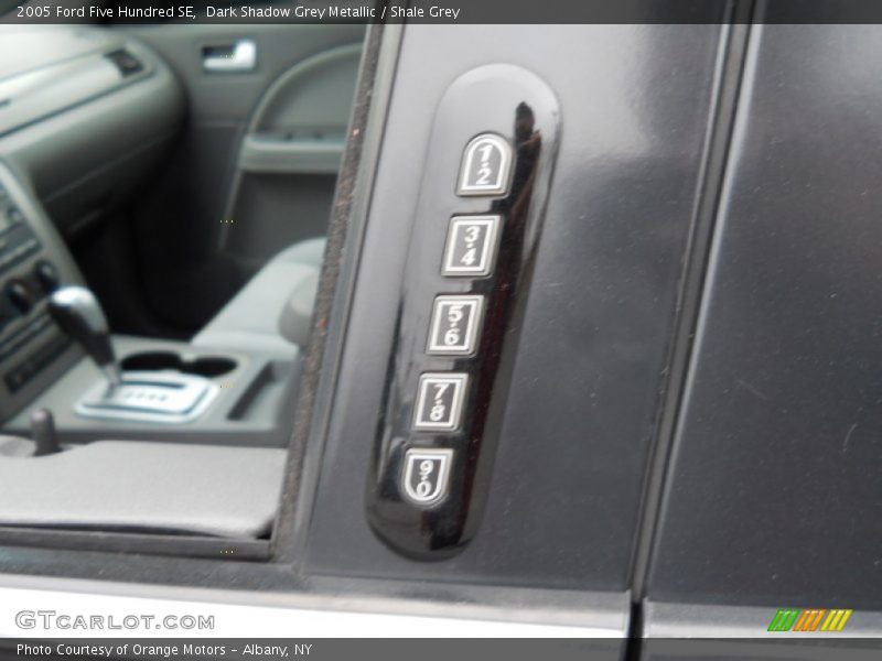Dark Shadow Grey Metallic / Shale Grey 2005 Ford Five Hundred SE