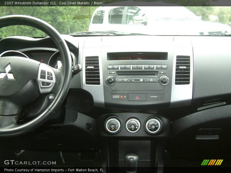 Cool Silver Metallic / Black 2007 Mitsubishi Outlander XLS