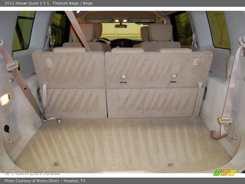  2011 Quest 3.5 S Trunk