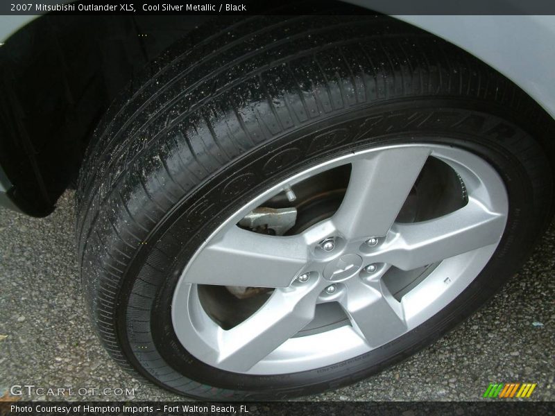 Cool Silver Metallic / Black 2007 Mitsubishi Outlander XLS