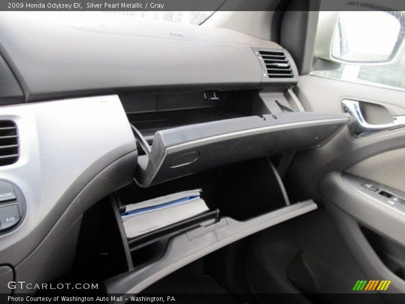 Silver Pearl Metallic / Gray 2009 Honda Odyssey EX
