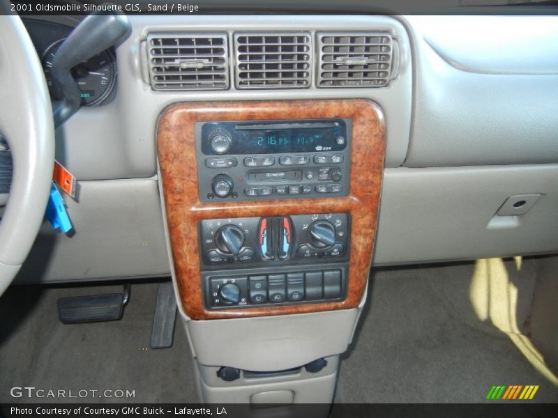 Sand / Beige 2001 Oldsmobile Silhouette GLS