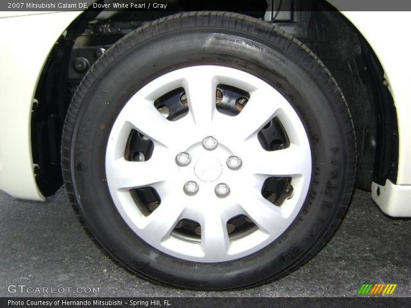 Dover White Pearl / Gray 2007 Mitsubishi Galant DE
