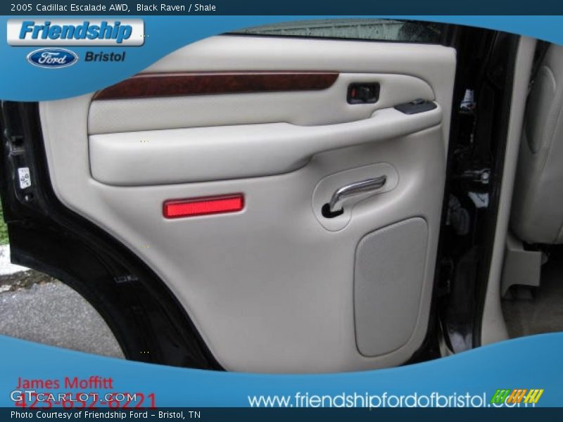 Black Raven / Shale 2005 Cadillac Escalade AWD
