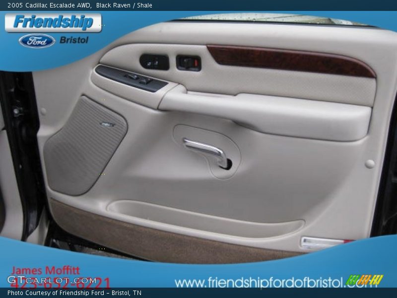 Black Raven / Shale 2005 Cadillac Escalade AWD