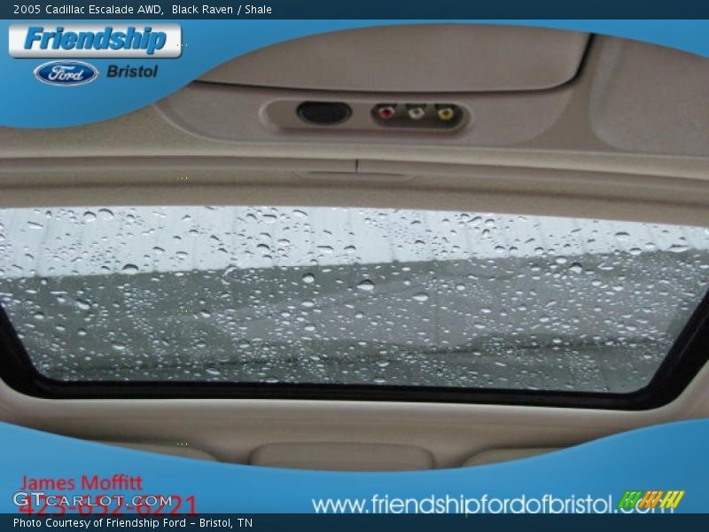 Black Raven / Shale 2005 Cadillac Escalade AWD