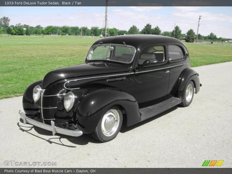  1939 DeLuxe Tudor Sedan Black