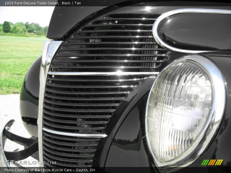 Black / Tan 1939 Ford DeLuxe Tudor Sedan