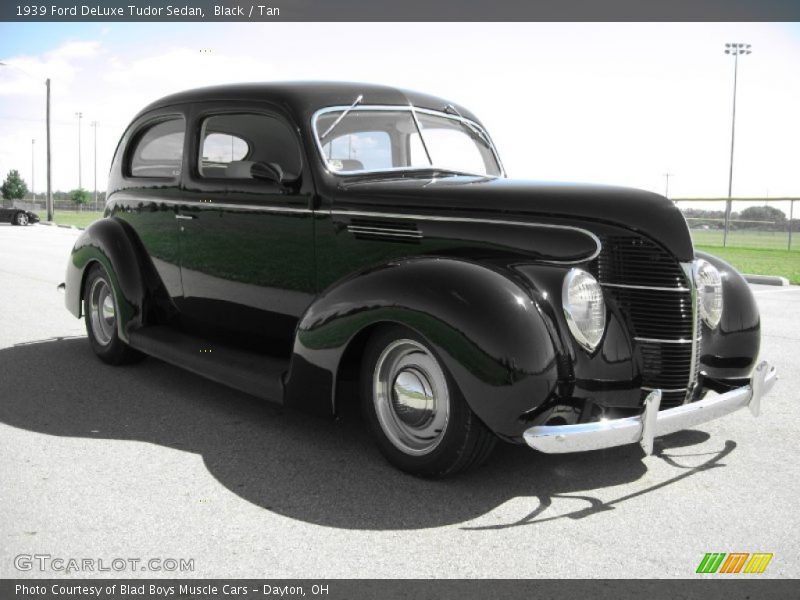 Front 3/4 View of 1939 DeLuxe Tudor Sedan