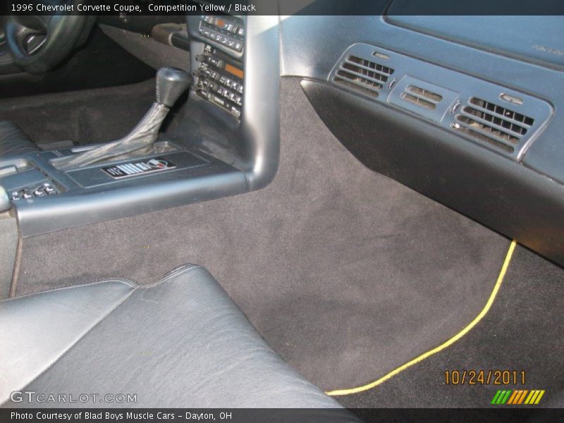 Competition Yellow / Black 1996 Chevrolet Corvette Coupe
