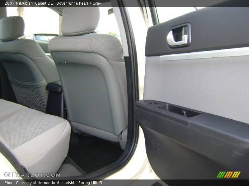 Dover White Pearl / Gray 2007 Mitsubishi Galant DE