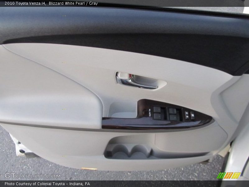 Blizzard White Pearl / Gray 2010 Toyota Venza I4