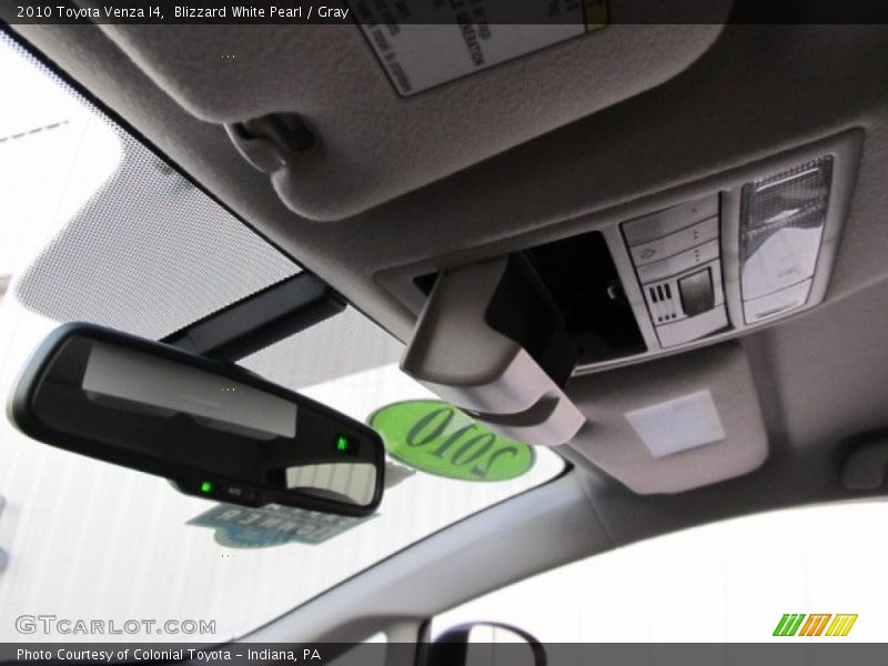 Blizzard White Pearl / Gray 2010 Toyota Venza I4