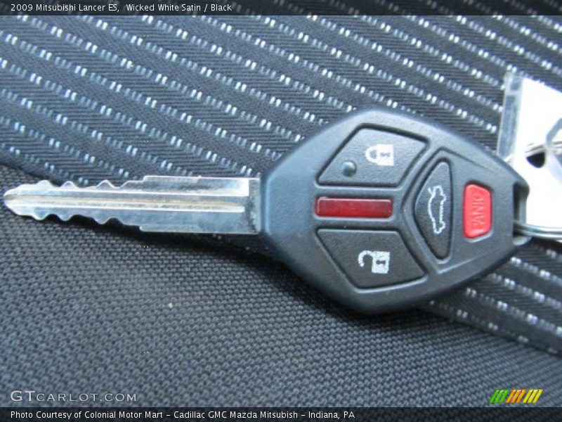 Wicked White Satin / Black 2009 Mitsubishi Lancer ES