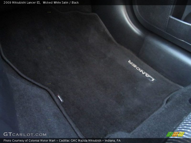 Wicked White Satin / Black 2009 Mitsubishi Lancer ES