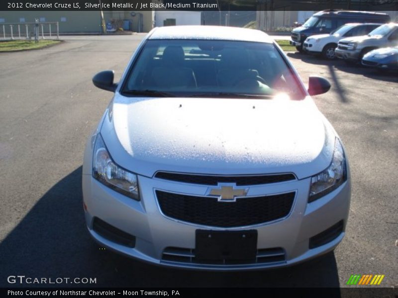 Silver Ice Metallic / Jet Black/Medium Titanium 2012 Chevrolet Cruze LS