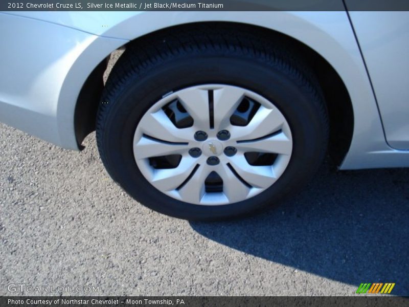 Silver Ice Metallic / Jet Black/Medium Titanium 2012 Chevrolet Cruze LS