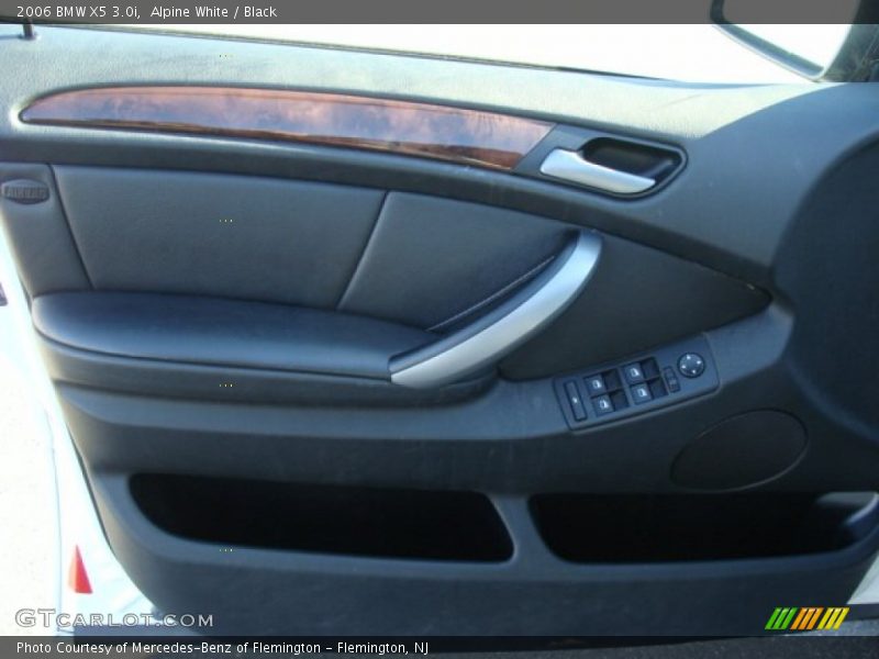 Alpine White / Black 2006 BMW X5 3.0i