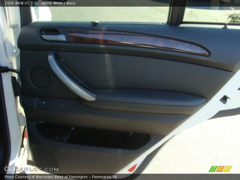 Alpine White / Black 2006 BMW X5 3.0i