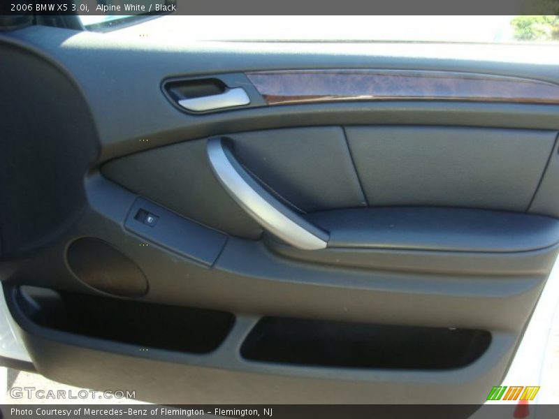Alpine White / Black 2006 BMW X5 3.0i